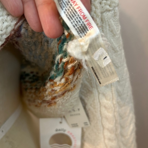 NWT Daily Practice by Anthropologie Plush Cropped Sweater size XSP - Picture 9 of 14